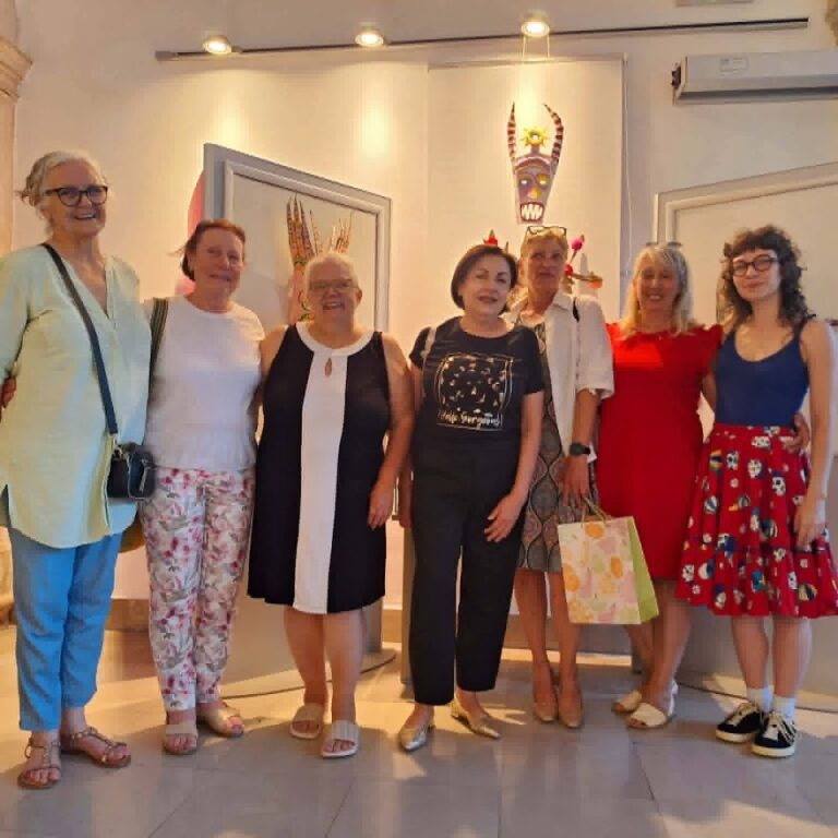 Od ustvarjalnega kroga do galerijskih sten