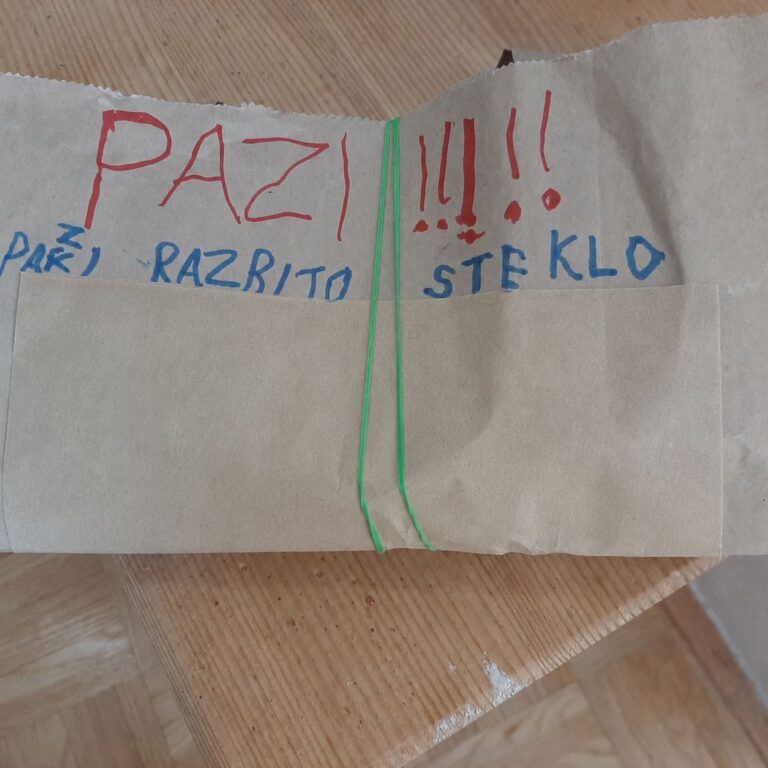 Žoga je razbila luč